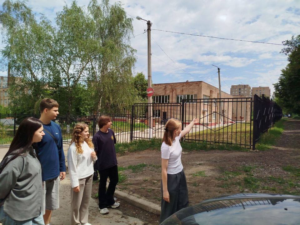 В Луганске реализуется муниципальный проект «Безопасная дорога в школу» В Луганске реализуется муниципальный проект «Безопасная дорога в школу»