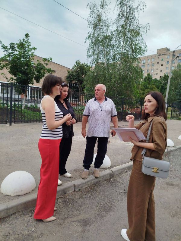 В Луганске реализуется муниципальный проект «Безопасная дорога в школу» В Луганске реализуется муниципальный проект «Безопасная дорога в школу»