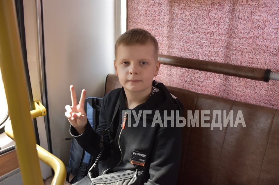 Краснолучские школьники отправились на экскурсию в Москву в рамках программы «Культурная карта 4+85» Краснолучские школьники отправились на экскурсию в Москву в рамках программы «Культурная карта 4+85»
