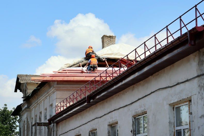 В Володарской СШ Хакасией продолжаются ремонтные работы В Володарской СШ Хакасией продолжаются ремонтные работы