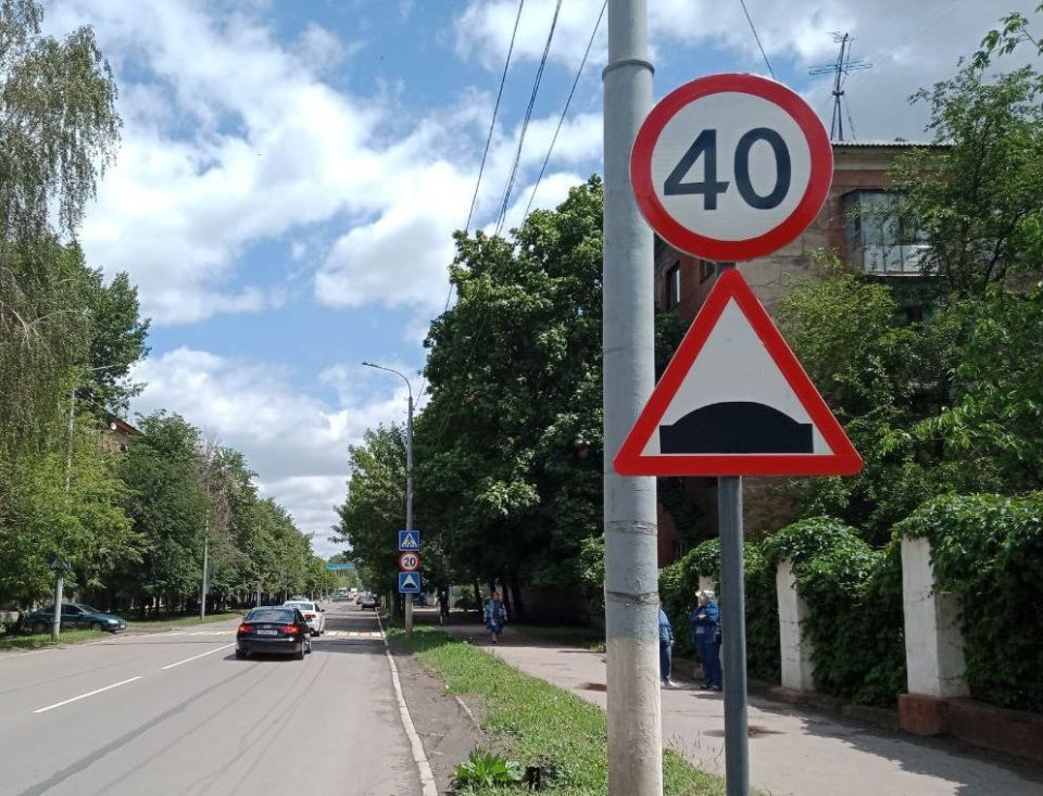 Коммунальные службы проводят работы на территории города Коммунальные службы проводят работы на территории города