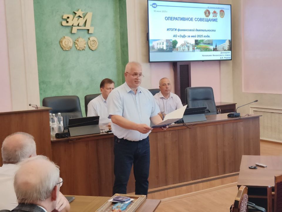 Константин Бутримов: ЗАБОТА О ДЕТЯХ И ПРИЗНАНИЕ ЗАСЛУГ: ПРЕДСЕДАТЕЛЬ РОСПРОФПРОМ-ЛНР ПОСЕТИЛ ЗАВОД ИМЕНИ В.А. ДЕГТЯРЕВА Константин Бутримов: ЗАБОТА О ДЕТЯХ И ПРИЗНАНИЕ ЗАСЛУГ: ПРЕДСЕДАТЕЛЬ РОСПРОФПРОМ-ЛНР ПОСЕТИЛ ЗАВОД ИМЕНИ В.А. ДЕГТЯРЕВА