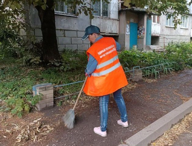 Коммунальные службы проводят работы на территории города Коммунальные службы проводят работы на территории города
