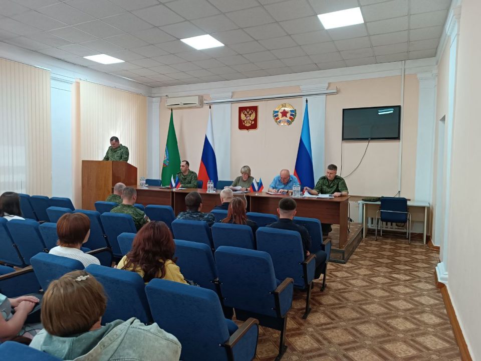Сегодня в зале заседаний Администрации Белокуракинского муниципального округа состоялось совещание, в котором приняли участие представители Администрации Главы ЛНР, военного комиссариата ЛНР, силовых ведомств... Сегодня в зале заседаний Администрации Белокуракинского муниципального округа состоялось совещание, в котором приняли участие представители Администрации Главы ЛНР, военного комиссариата ЛНР, силовых ведомств...
