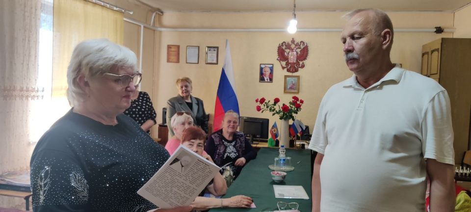 Елена Рахмукова: Юбилей с душой: поздравили председателя совета ветеранов с 65-летием Елена Рахмукова: Юбилей с душой: поздравили председателя совета ветеранов с 65-летием