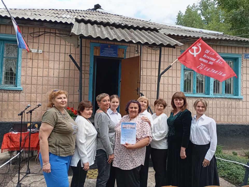 В клубе поселка Атамановка состоялся спектакль «Бабы - 42год. Просто надо жить» В клубе поселка Атамановка состоялся спектакль «Бабы - 42год. Просто надо жить»