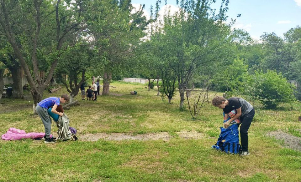 Сегодня в Ровеньковском центре детского, юношеского туризма и краеведения состоялась увлекательная туристская спортивная эстафета под названием «Ловкие туристы» Сегодня в Ровеньковском центре детского, юношеского туризма и краеведения состоялась увлекательная туристская спортивная эстафета под названием «Ловкие туристы»