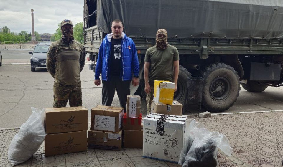 Активисты «Единой России» передают бойцам СВО гумпомощь и полезные вещи для фронта Активисты «Единой России» передают бойцам СВО гумпомощь и полезные вещи для фронта