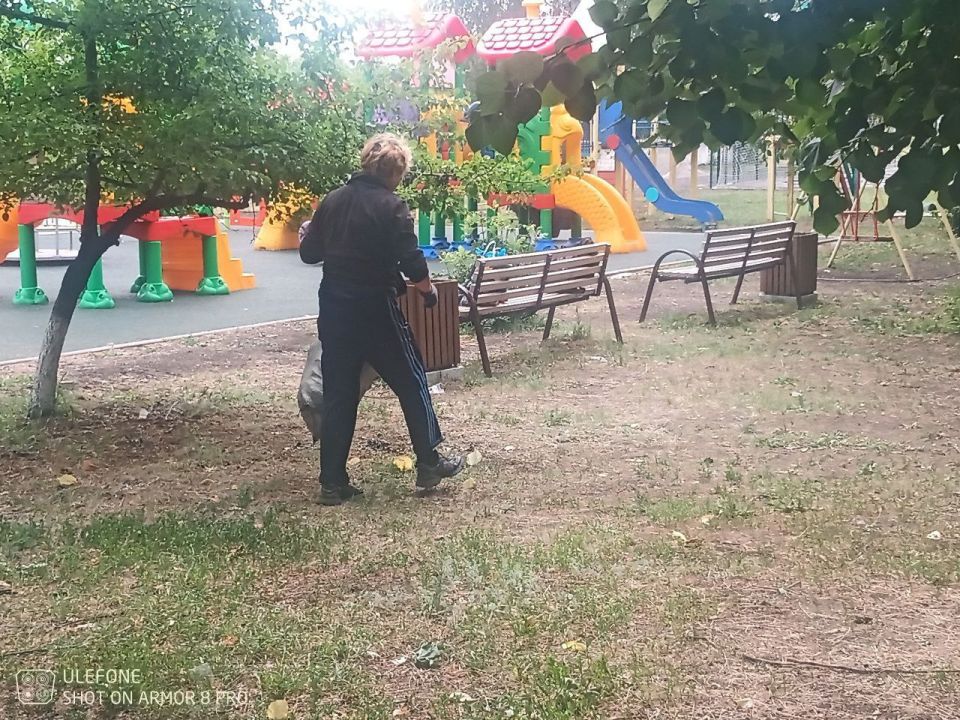 С целью обеспечения благоприятной среды для проживания населения, в пгт Ясеновский продолжаются работы по благоустройству территории С целью обеспечения благоприятной среды для проживания населения, в пгт Ясеновский продолжаются работы по благоустройству территории