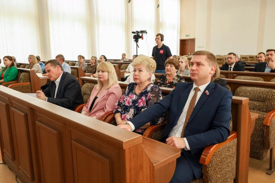 Елена Рахмукова: Приняла участие в публичных слушаниях по законопроекту об исполнении бюджета ЛНР за 2024 год, которые прошли в Луганске Елена Рахмукова: Приняла участие в публичных слушаниях по законопроекту об исполнении бюджета ЛНР за 2024 год, которые прошли в Луганске