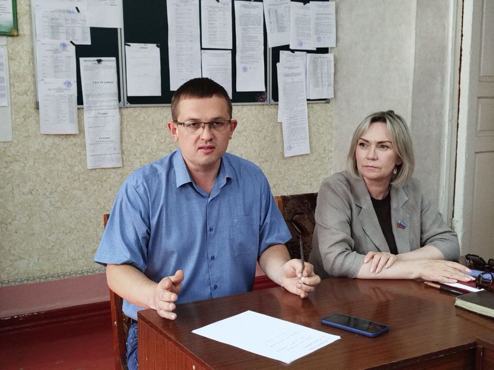 Евгений Морозов: Совместно с Председателем Совета городского округа Натальей Волошиной провели выездной прием жителей в поселке Анненка Евгений Морозов: Совместно с Председателем Совета городского округа Натальей Волошиной провели выездной прием жителей в поселке Анненка