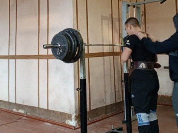 Сила России раскрывает секреты железной игры: показательная тренировка по пауэрлифтингу в рамках марафона Сила России раскрывает секреты железной игры: показательная тренировка по пауэрлифтингу в рамках марафона