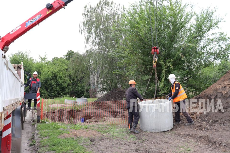 В Свердловске проводят полную замену изношенного водопровода В Свердловске проводят полную замену изношенного водопровода
