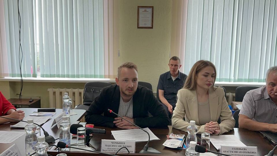 Андрей Рубанцов: В Ровеньках обсудили развитие малого и среднего бизнеса в ЛНР Андрей Рубанцов: В Ровеньках обсудили развитие малого и среднего бизнеса в ЛНР