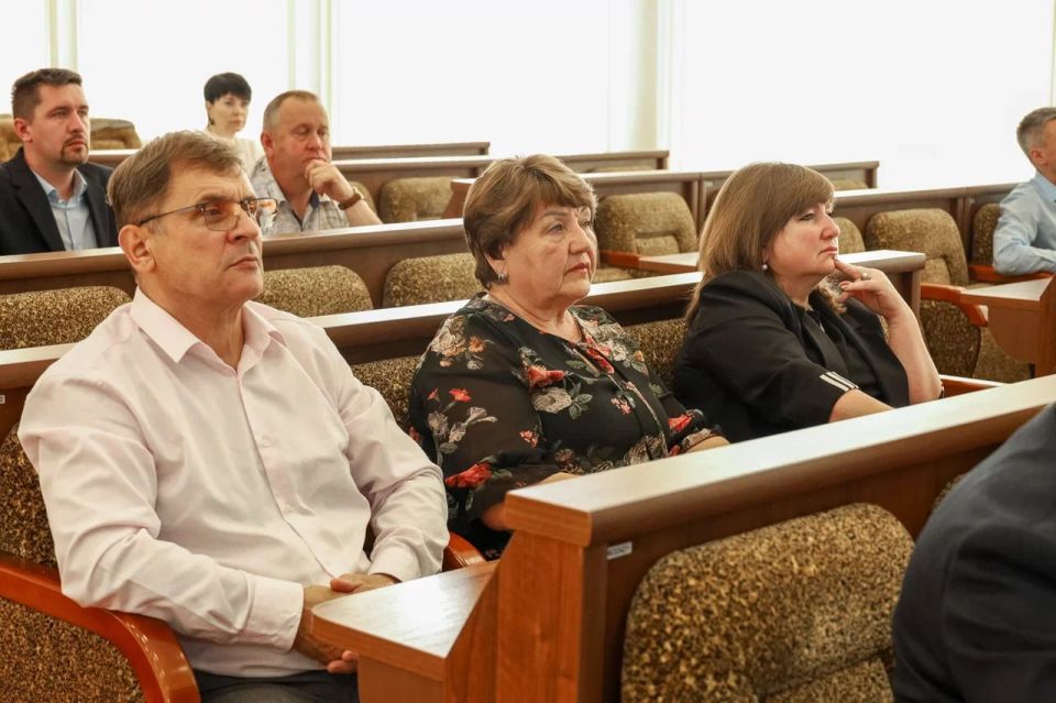Елена Рахмукова: Приняла участие в публичных слушаниях по законопроекту об исполнении бюджета ЛНР за 2024 год, которые прошли в Луганске Елена Рахмукова: Приняла участие в публичных слушаниях по законопроекту об исполнении бюджета ЛНР за 2024 год, которые прошли в Луганске