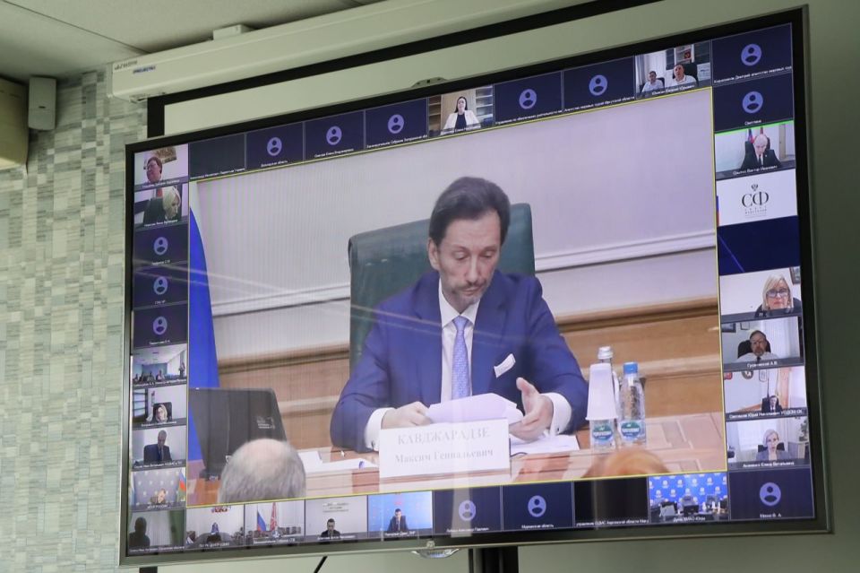 24 июня сенатор РФ Ольга Бас, министр юстиции ЛНР Андрей Гребенщиков, замминистра юстиции ЛНР Елена Цветкова, и начальник отдела кадровой работы и ггс Татьяна Дубовская, приняли участие в семинаре-совещании на тему:... 24 июня сенатор РФ Ольга Бас, министр юстиции ЛНР Андрей Гребенщиков, замминистра юстиции ЛНР Елена Цветкова, и начальник отдела кадровой работы и ггс Татьяна Дубовская, приняли участие в семинаре-совещании на тему:...
