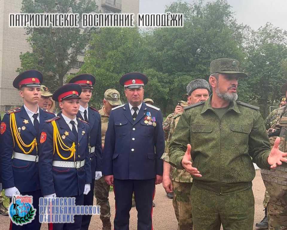 29 мая в стенах Республиканского казачьего кадетского корпуса имени маршала авиации Александра Ефимова состоялась рабочая встреча, Атамана Всероссийского казачьего общества, казачьего генерала Виталий Владимирович Кузнецов... 29 мая в стенах Республиканского казачьего кадетского корпуса имени маршала авиации Александра Ефимова состоялась рабочая встреча, Атамана Всероссийского казачьего общества, казачьего генерала Виталий Владимирович Кузнецов...
