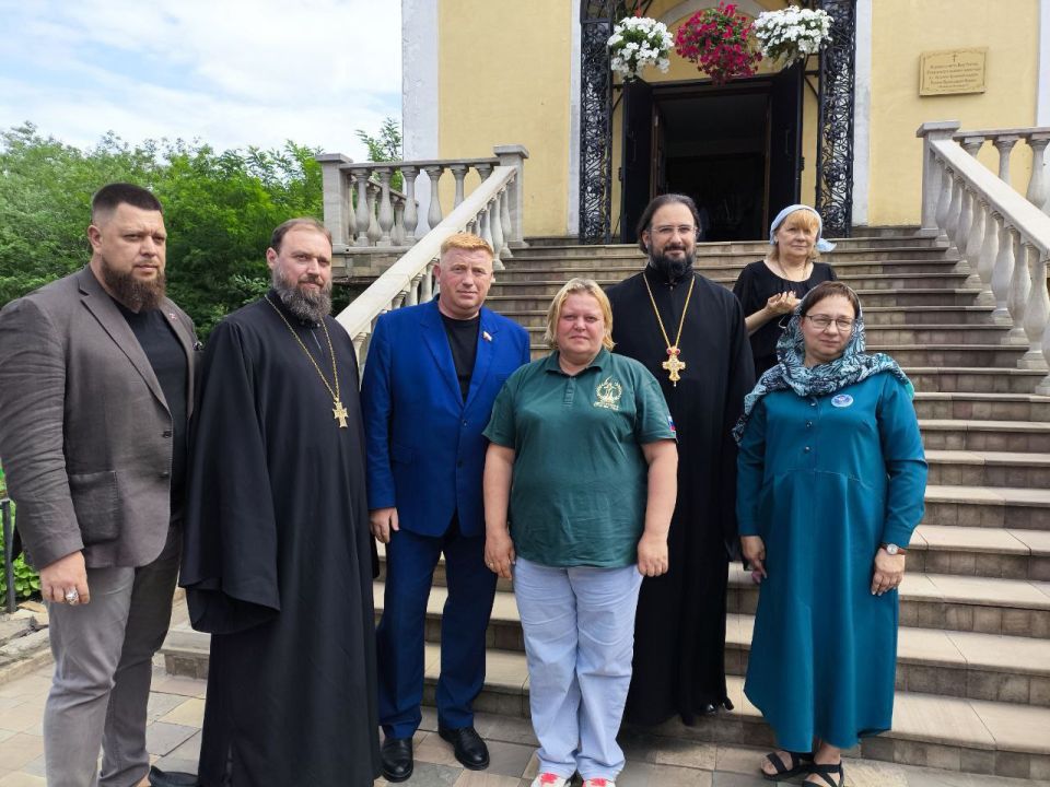 Активисты КСВО ЛНР приняли участие в панихиде по погибшим воинам Активисты КСВО ЛНР приняли участие в панихиде по погибшим воинам