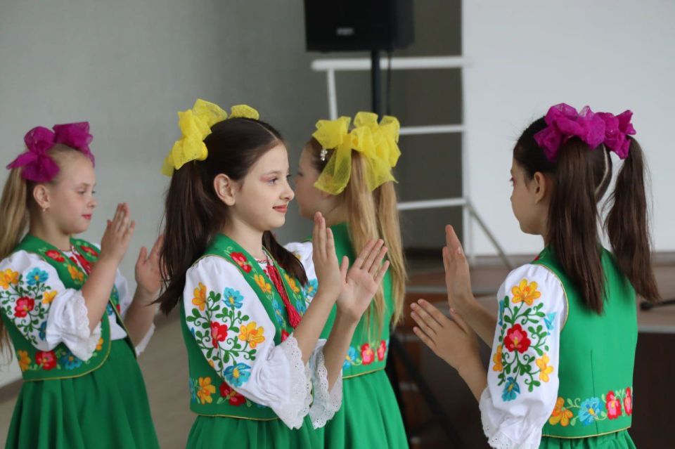 Северодончане отпраздновали третью годовщину освобождения города от украинских националистов Северодончане отпраздновали третью годовщину освобождения города от украинских националистов