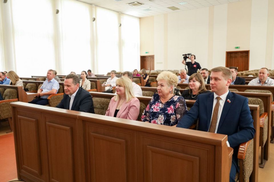 Алёна Лумеровская: Сегодня приняла участие в общественных слушаниях по исполнению бюджета Луганской Народной Республики за 2024 год Алёна Лумеровская: Сегодня приняла участие в общественных слушаниях по исполнению бюджета Луганской Народной Республики за 2024 год