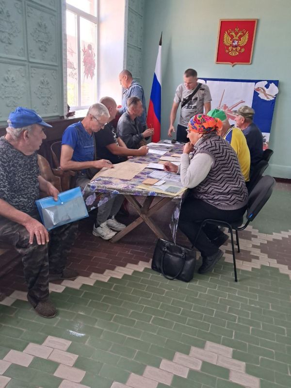 Владимир Чернев: В Старобельском округе продолжается работа в сёлах и отдалённых населённых пунктах Владимир Чернев: В Старобельском округе продолжается работа в сёлах и отдалённых населённых пунктах