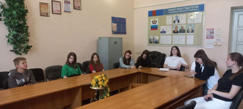 СОСТОЯЛОСЬ ЗАСЕДАНИЕ МОЛОДЕЖНОГО КЛУБА «НОВОЕ ПОКОЛЕНИЕ» СОСТОЯЛОСЬ ЗАСЕДАНИЕ МОЛОДЕЖНОГО КЛУБА «НОВОЕ ПОКОЛЕНИЕ»