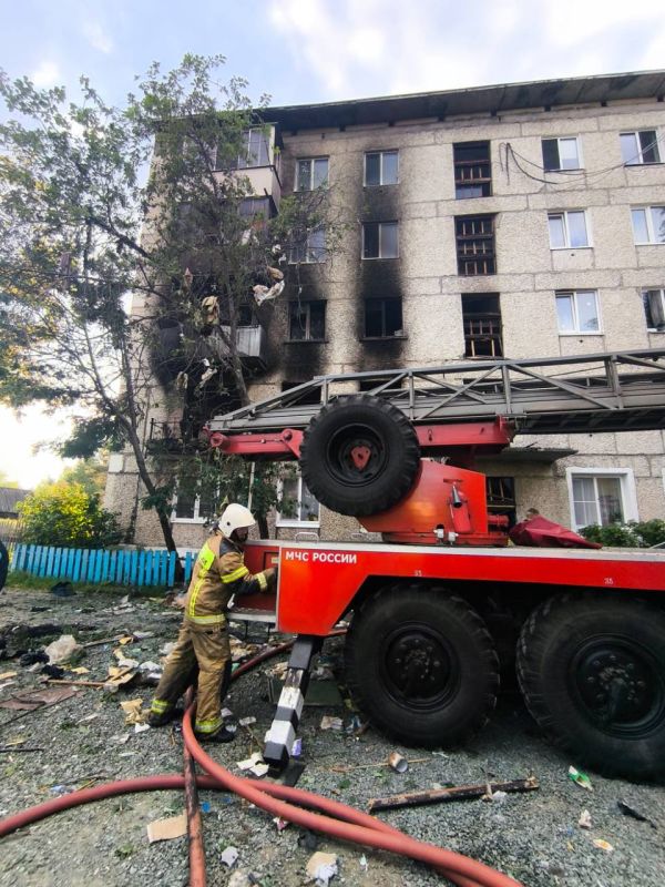 Газовый баллон взорвался в пятиэтажке в свердловском Ивделе Газовый баллон взорвался в пятиэтажке в свердловском Ивделе