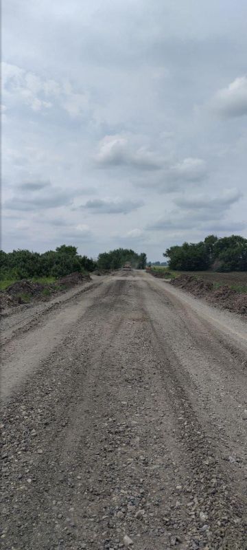 На участке дороги «Беловодск – Брусовка» приступили к планировке основания под асфальт На участке дороги «Беловодск – Брусовка» приступили к планировке основания под асфальт