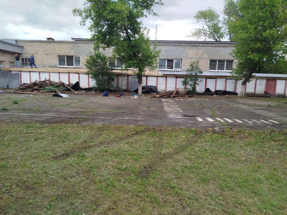 Андрей Рубанцов: В Ровеньковской школе № 8 им. С.В. Полуянова продолжаются ремонтные работы по подготовке к новому учебному году Андрей Рубанцов: В Ровеньковской школе № 8 им. С.В. Полуянова продолжаются ремонтные работы по подготовке к новому учебному году