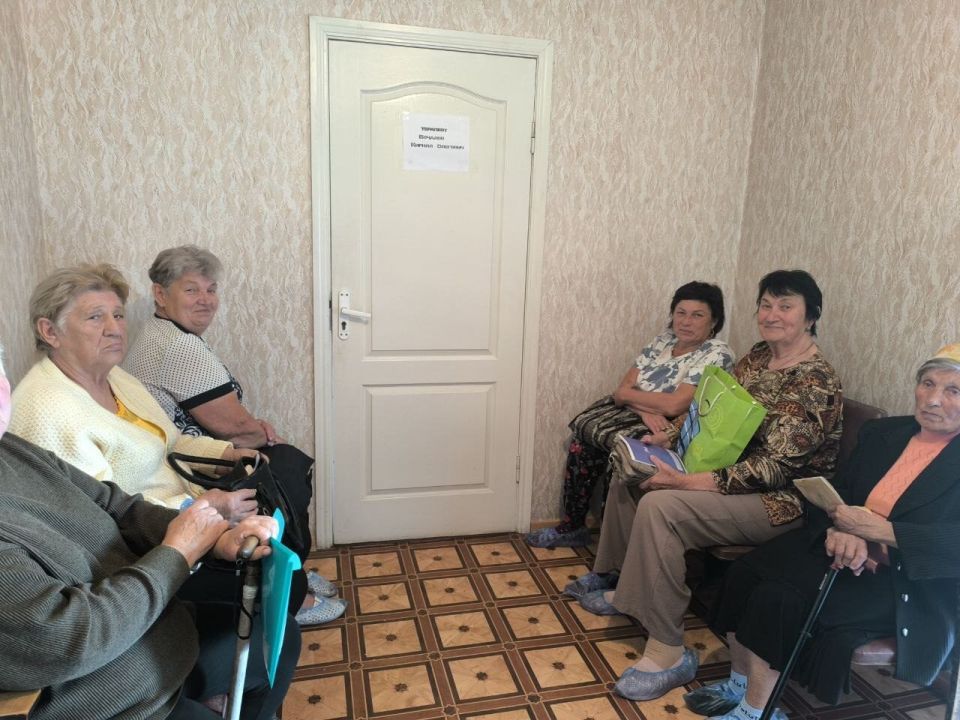 Врачи Новосветловской участковой больницы провели выездной прием в селе Великий Суходол Врачи Новосветловской участковой больницы провели выездной прием в селе Великий Суходол