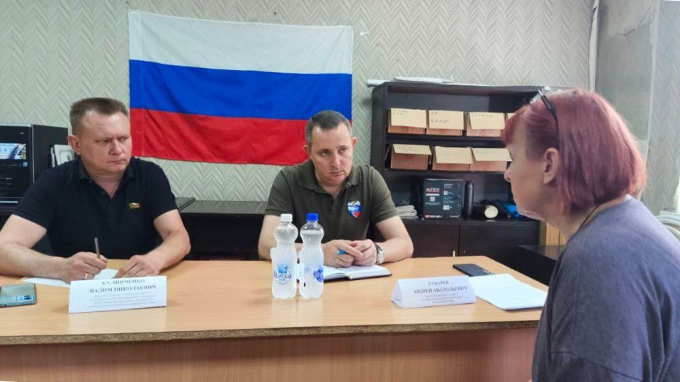 Андрей Губарев: Сегодня, совместно с Кулинченко Вадимом Николаевичем, депутатом Совета городского округа г. Первомайск от партии «Единая Россия», провели выездной приём граждан по личным вопросам в г. Горское Андрей Губарев: Сегодня, совместно с Кулинченко Вадимом Николаевичем, депутатом Совета городского округа г. Первомайск от партии «Единая Россия», провели выездной приём граждан по личным вопросам в г. Горское