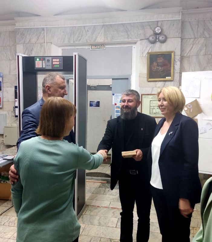 Рабочий визит главы Меловского округа ЛНР Олега Савченко Рабочий визит главы Меловского округа ЛНР Олега Савченко