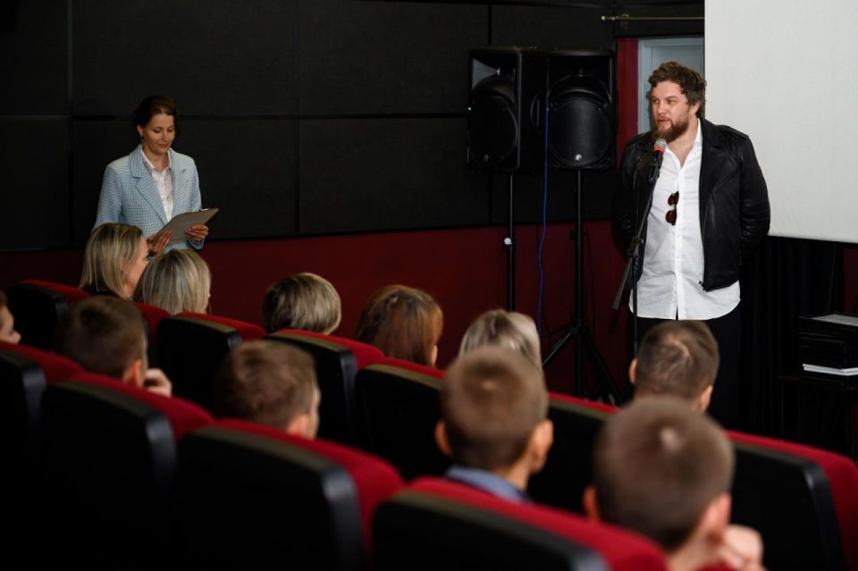 В Екатеринбурге детям из ЛНР показали фильм «Алдан» В Екатеринбурге детям из ЛНР показали фильм «Алдан»
