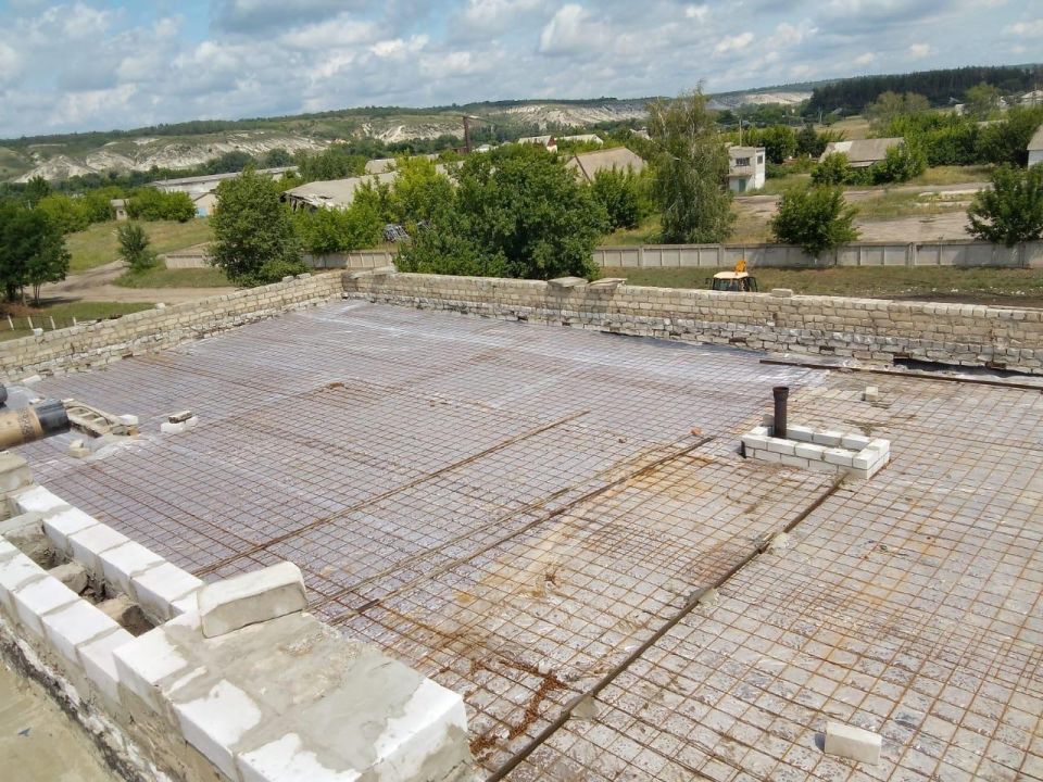 Воронежская область укрепляет крышу Рыбянцевской школы в ЛНР Воронежская область укрепляет крышу Рыбянцевской школы в ЛНР