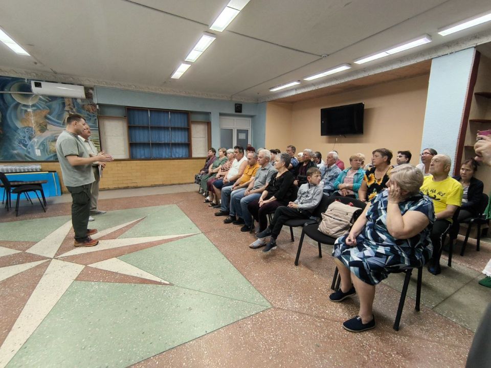 Евгений Шаталин: Посетил мероприятие, на котором проходила встреча депутата от фракции «Единая Россия» Юрия Рыбалко с жителями закрепленного за ним участка Евгений Шаталин: Посетил мероприятие, на котором проходила встреча депутата от фракции «Единая Россия» Юрия Рыбалко с жителями закрепленного за ним участка