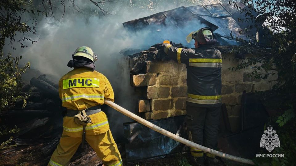 Пожар в селе Красная Таловка ликвидирован Пожар в селе Красная Таловка ликвидирован