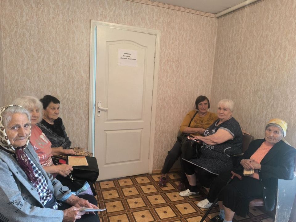 Врачи Новосветловской участковой больницы провели выездной прием в селе Великий Суходол Врачи Новосветловской участковой больницы провели выездной прием в селе Великий Суходол