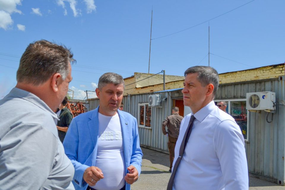 Владимир Чернев: Сегодня наш округ посетил Егор Викторович Ковальчук , Председатель Правительства Луганской Народной Республики Владимир Чернев: Сегодня наш округ посетил Егор Викторович Ковальчук , Председатель Правительства Луганской Народной Республики