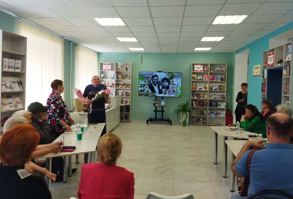 В преддверии Дня города, в рамках проведения цикла городских мероприятий, в центральной библиотеке им. Г. Сковороды состоялось чествование семьи Хрипачевых - Людмилы Дмитриевны и Виктора Федоровича, проживших в браке 59 лет В преддверии Дня города, в рамках проведения цикла городских мероприятий, в центральной библиотеке им. Г. Сковороды состоялось чествование семьи Хрипачевых - Людмилы Дмитриевны и Виктора Федоровича, проживших в браке 59 лет