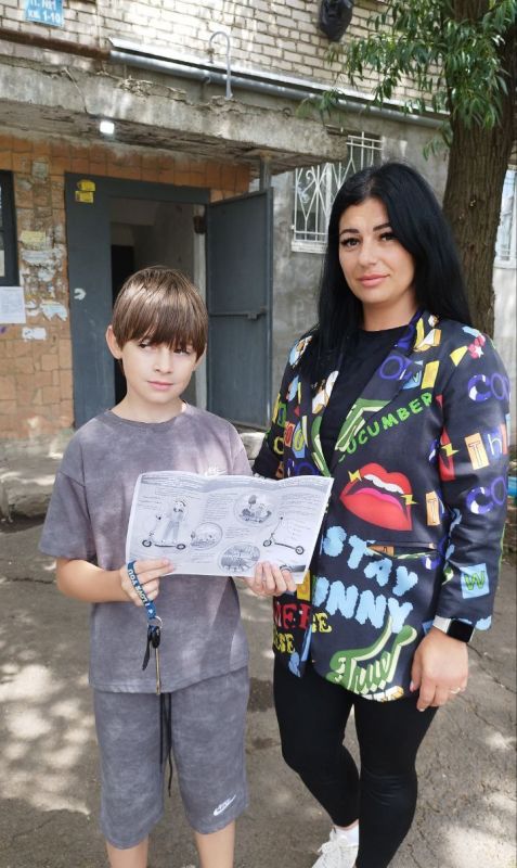В Ровеньковской школе №3 профилактика дорожно-транспортных происшествий является одним из важнейших направлений работы В Ровеньковской школе №3 профилактика дорожно-транспортных происшествий является одним из важнейших направлений работы