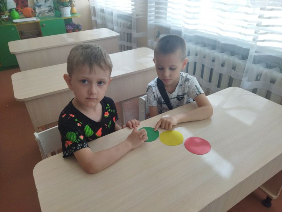 В рамках Всероссийской акции "Безопасность детства" состоялась встреча педагога Ровеньковского детского экологического центра Павленко Светланы с воспитанниками старшей группы Ровеньковского ясли- сада "Аленький цветочек" В рамках Всероссийской акции "Безопасность детства" состоялась встреча педагога Ровеньковского детского экологического центра Павленко Светланы с воспитанниками старшей группы Ровеньковского ясли- сада "Аленький цветочек"