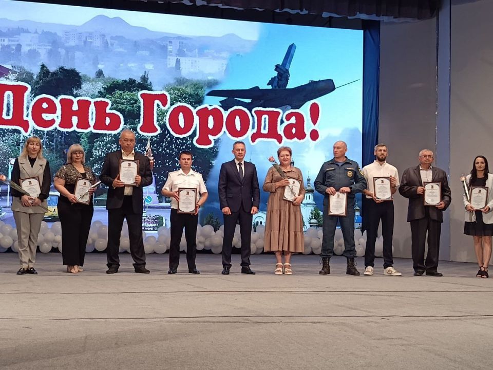 Андрей Рубанцов: Сегодня в преддверии Дня образования города и Дня молодёжи, в Ровеньках прошло торжественное мероприятие Андрей Рубанцов: Сегодня в преддверии Дня образования города и Дня молодёжи, в Ровеньках прошло торжественное мероприятие