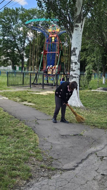 Чистота парка способствует созданию более здоровой городской среды! Чистота парка способствует созданию более здоровой городской среды!