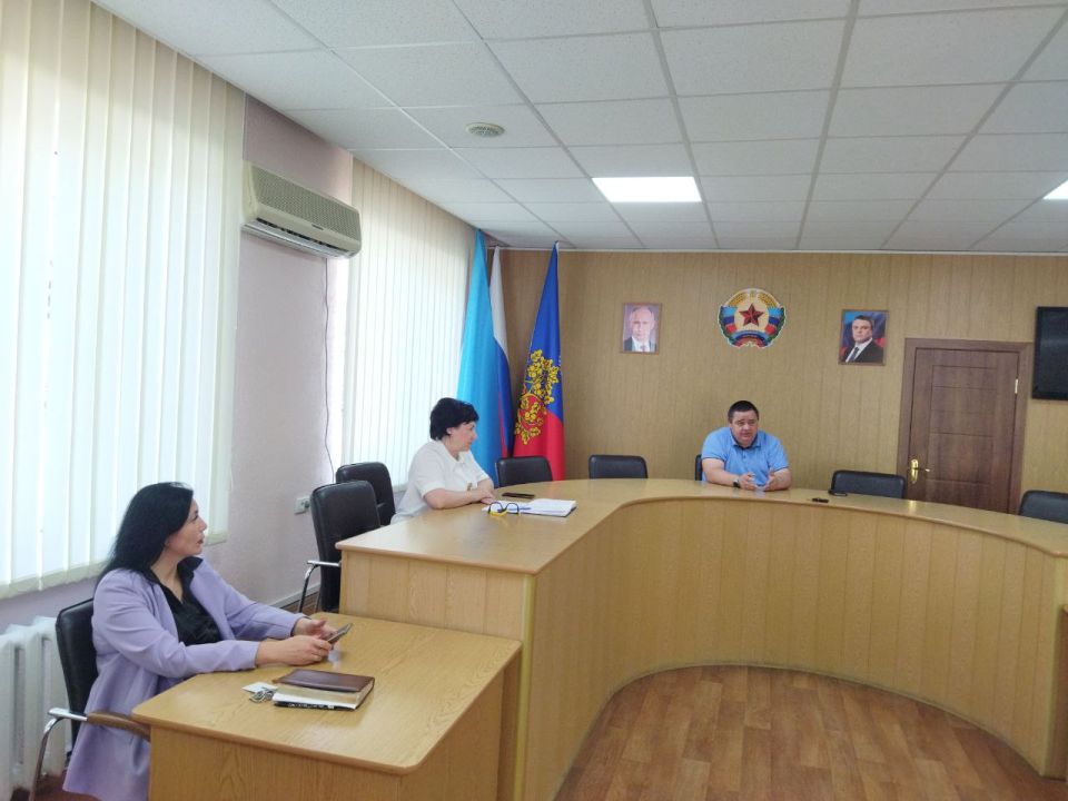Сегодня Глава городского округа провел совещание с руководителями структурных подразделений Администрации, где обсуждались ключевые темы и были поставлены задачи, которые требуют оперативного решения Сегодня Глава городского округа провел совещание с руководителями структурных подразделений Администрации, где обсуждались ключевые темы и были поставлены задачи, которые требуют оперативного решения