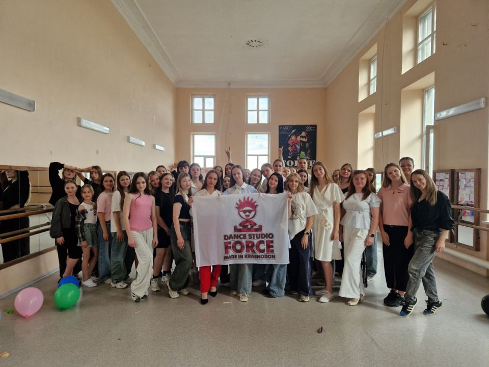 В Краснодоне чествовали выпускников творческих коллективов Дворца культуры им "Молодой Гвардии" В Краснодоне чествовали выпускников творческих коллективов Дворца культуры им "Молодой Гвардии"