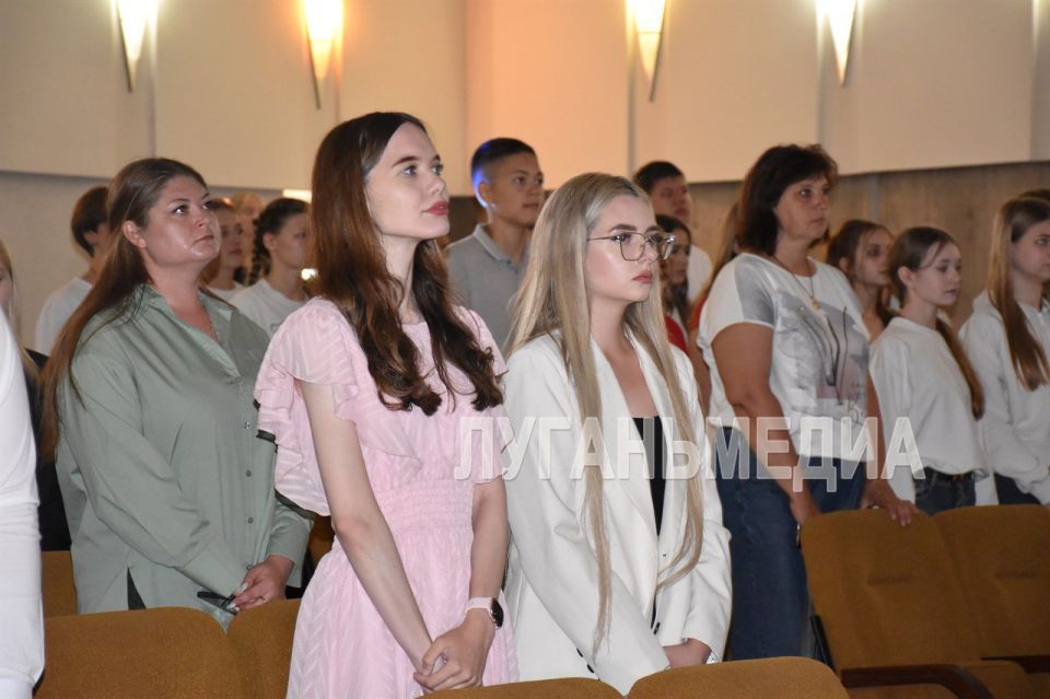 На базе ордена Дружбы народов музея «Молодая гвардия» прошел форум «Молодость в действии: ДВИЖЕНИЕ ПЕРВЫХ», который собрал молодых людей из Ровеньков, Красного Луча и Краснодона На базе ордена Дружбы народов музея «Молодая гвардия» прошел форум «Молодость в действии: ДВИЖЕНИЕ ПЕРВЫХ», который собрал молодых людей из Ровеньков, Красного Луча и Краснодона