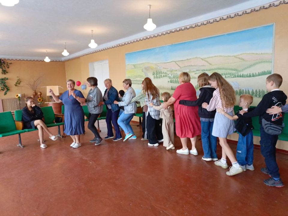 В доме культуры села Верхнебогдановка в предверии праздника Дня Молодёжи была проведена музыкальная развлекательная программа " Просим никого не скучать! " В доме культуры села Верхнебогдановка в предверии праздника Дня Молодёжи была проведена музыкальная развлекательная программа " Просим никого не скучать! "