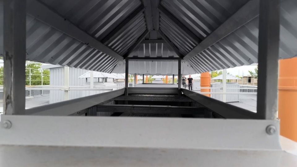 Капитальный ремонт четырёх кровель жилых домов тюменские строители завершили и передали управляющей компании Краснодонского округа Капитальный ремонт четырёх кровель жилых домов тюменские строители завершили и передали управляющей компании Краснодонского округа