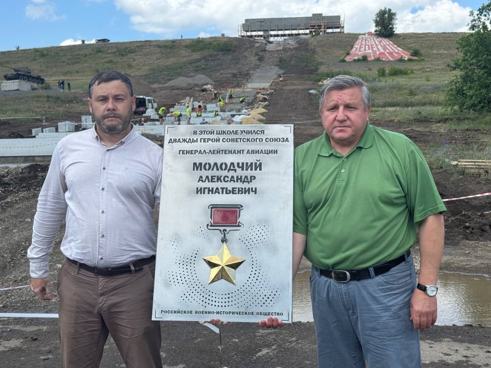 Сегодня исполняется 105 лет со дня рождения Александра Игнатьевича Молодчего — одного из самых известных асов XX века и первого дважды прижизненного Героя Советского Союза Сегодня исполняется 105 лет со дня рождения Александра Игнатьевича Молодчего — одного из самых известных асов XX века и первого дважды прижизненного Героя Советского Союза