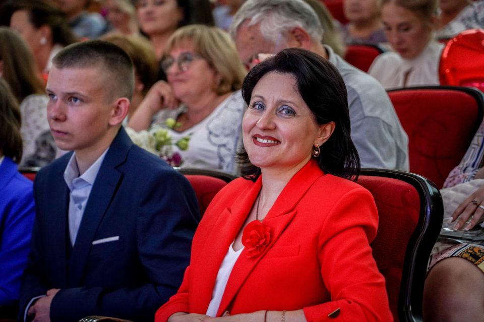 Выпускной – это всегда волнующе и трепетно Выпускной – это всегда волнующе и трепетно